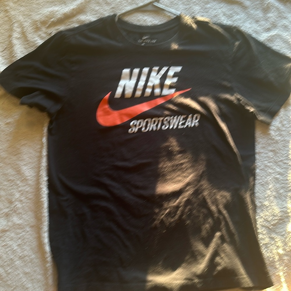 NIKE T SHIRT